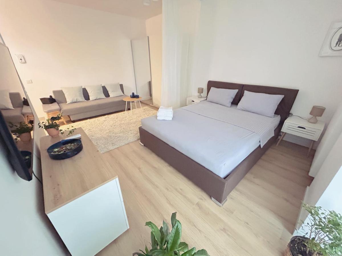 Oasis Studio Apartment Bucharest